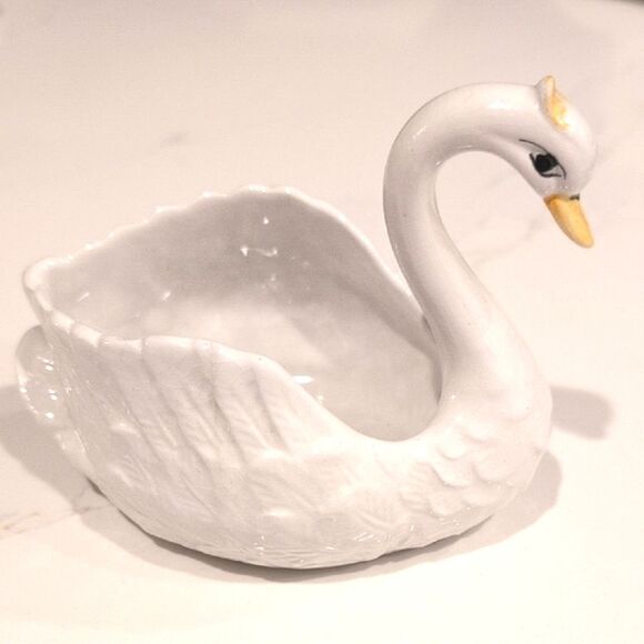 Vintage Elegant White Swan Planter Made In Portugal - Picture 9 of 9